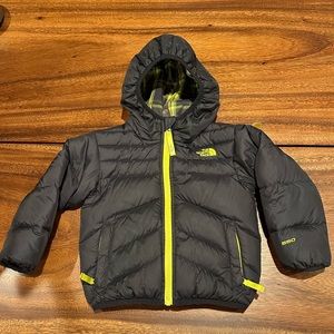 ❄️The North Face snow jacket. Reversible. Size 3T